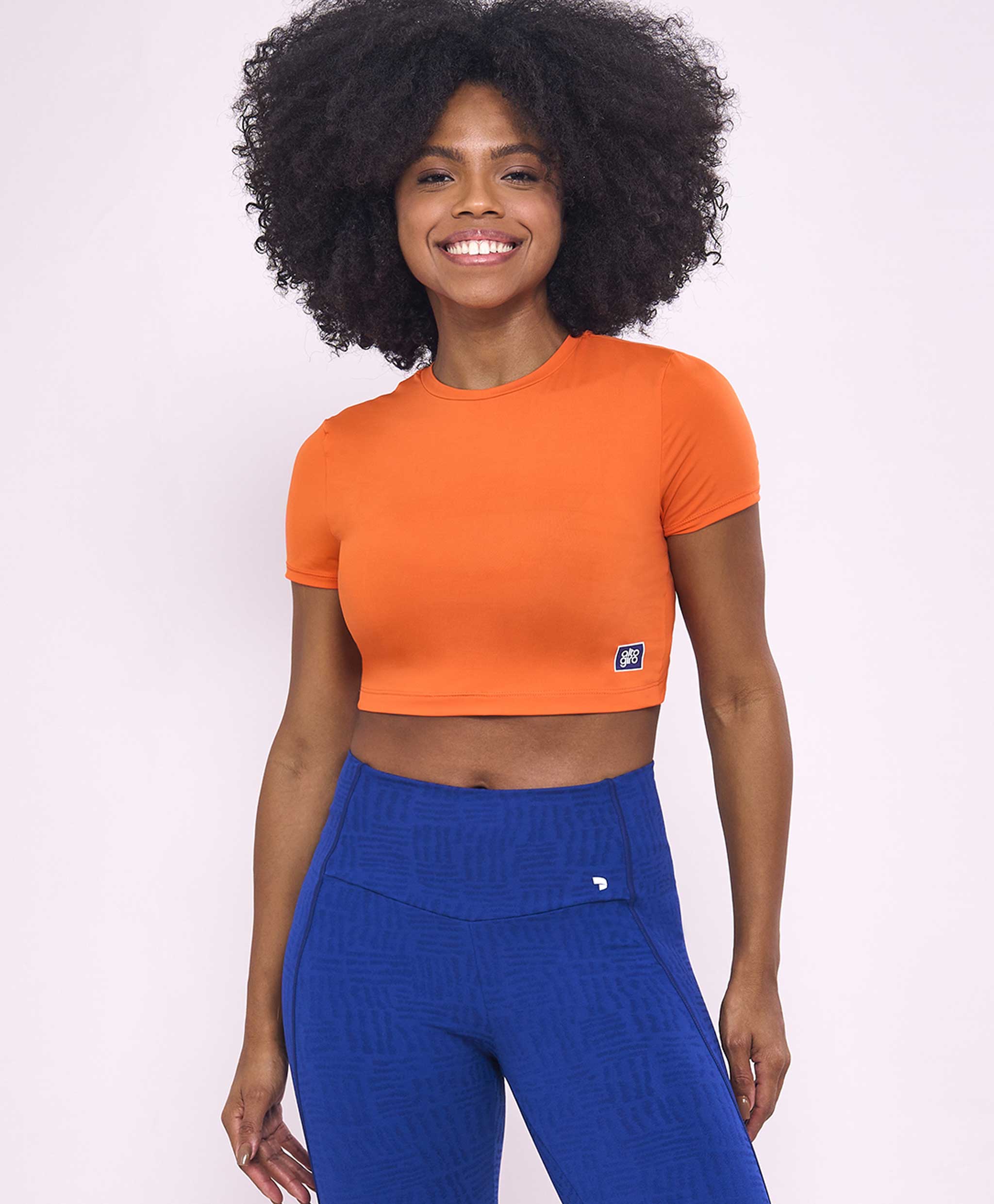 T-SHIRT CROPPED DETALHE COSTAS