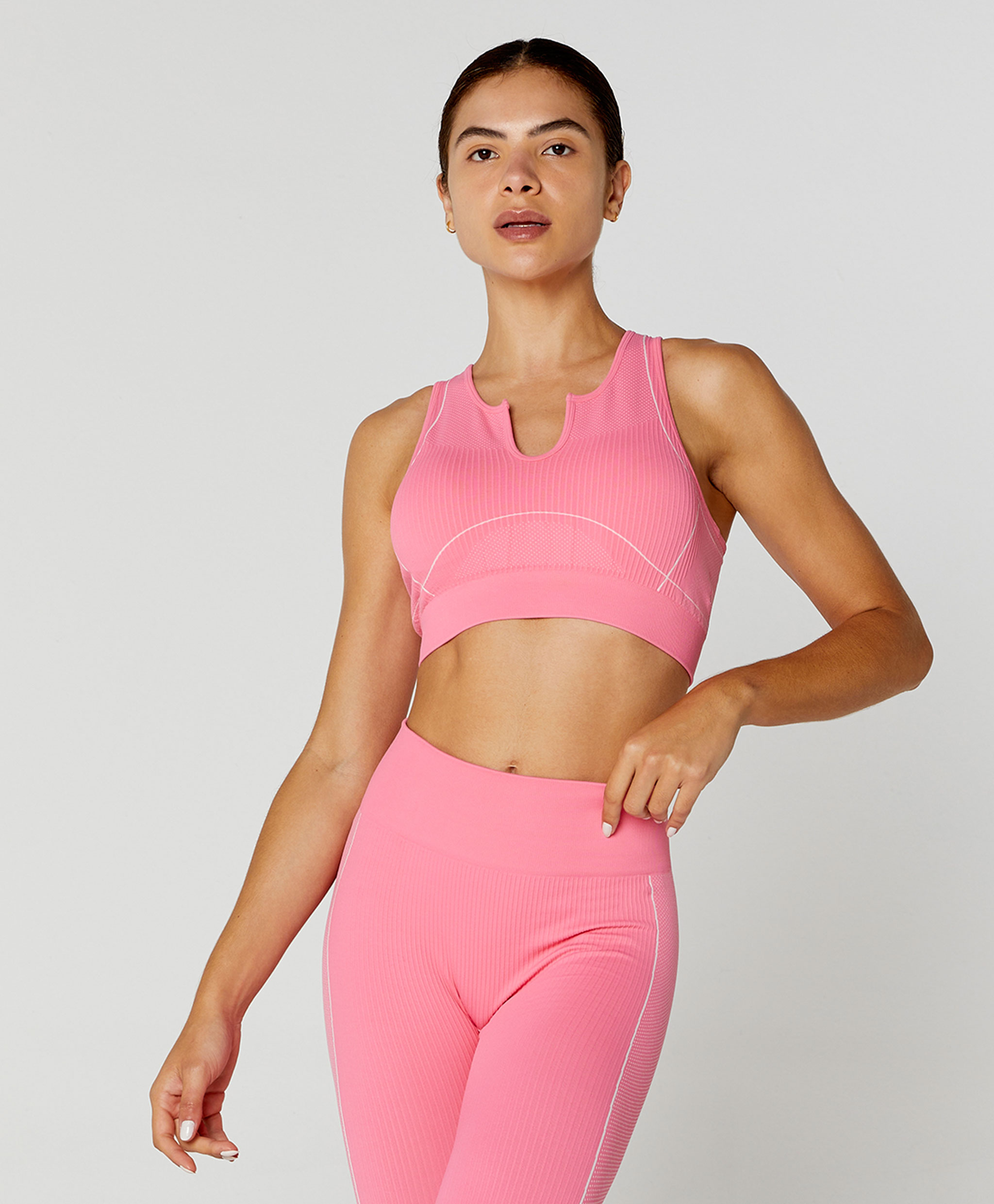 TOP DECOTE ALTO CANELADO SEAMLESS