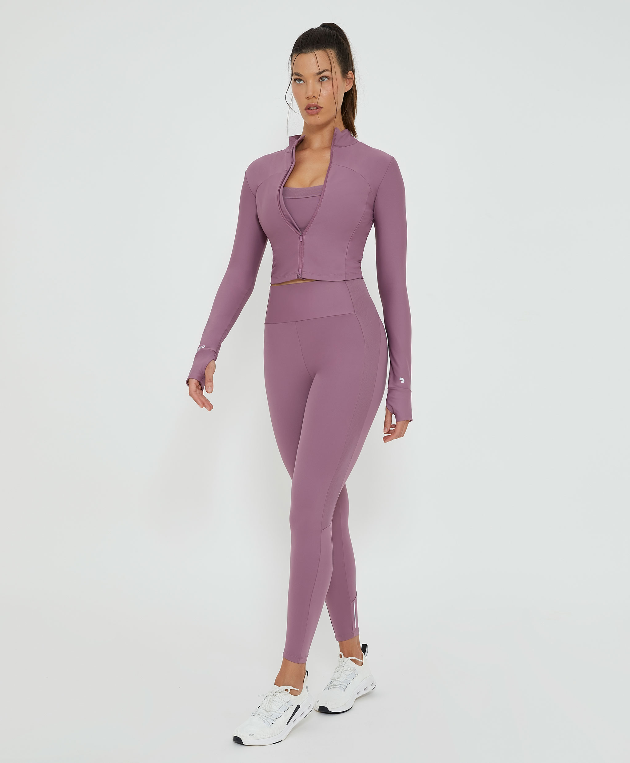 JAQUETA CROPPED AJUSTADA REFLETIVOS