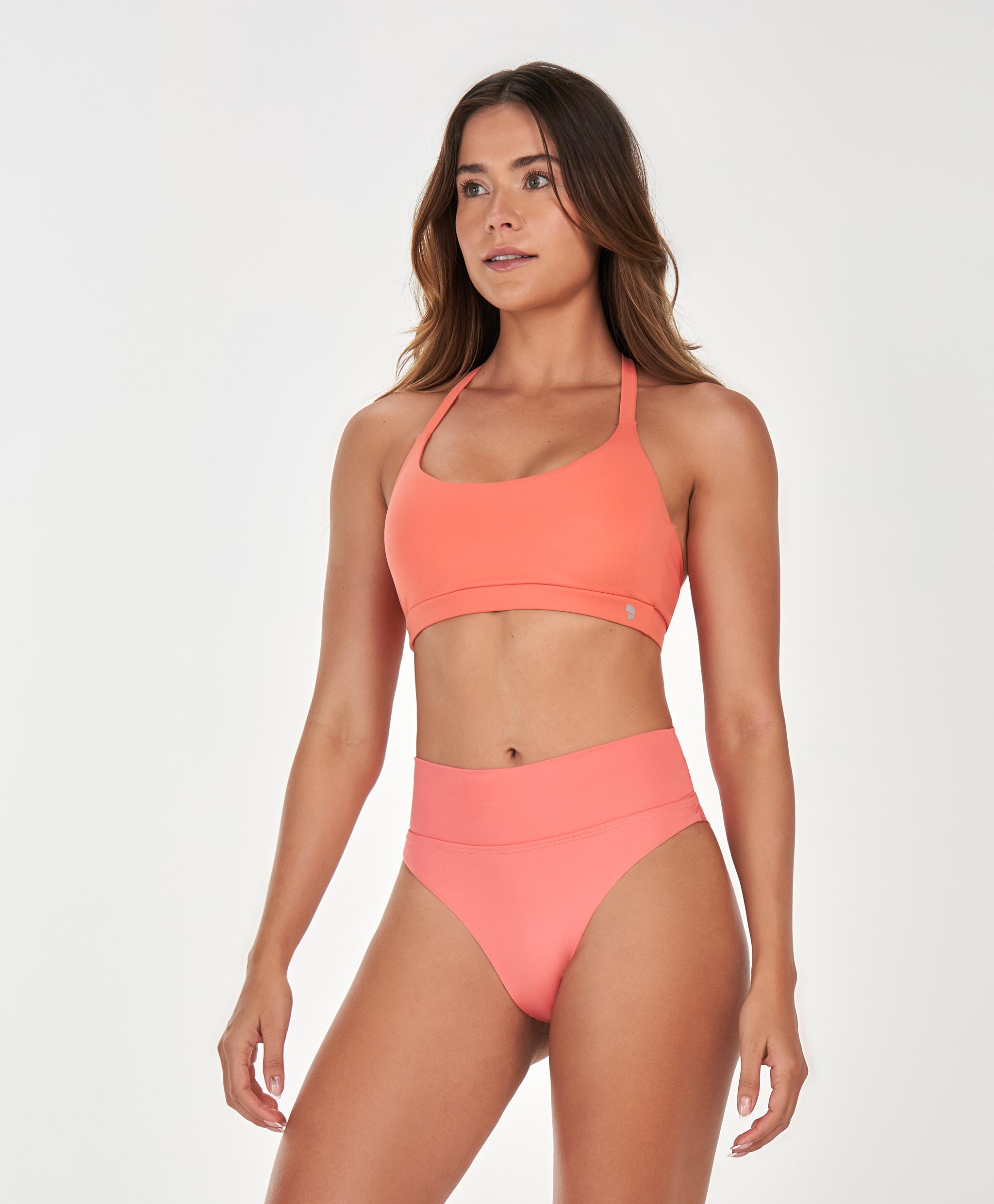 TOP ALCA COM DETALHE NAS COSTAS