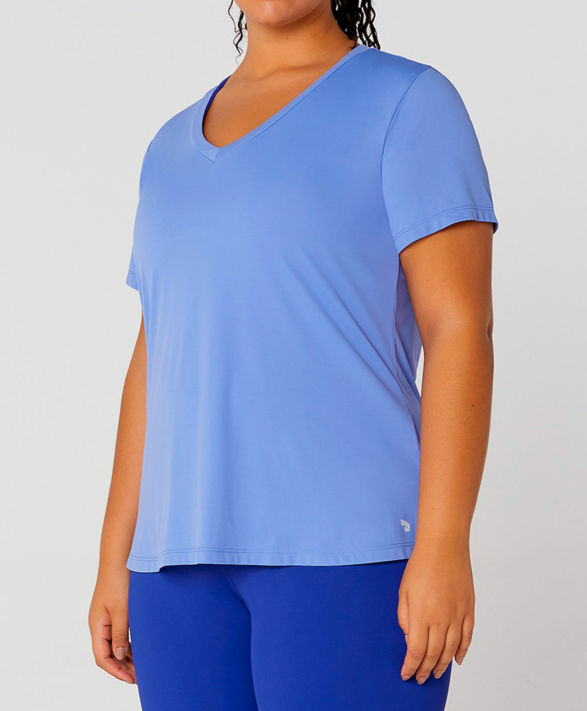 T-SHIRT GOLA V ALONGADA PLUS