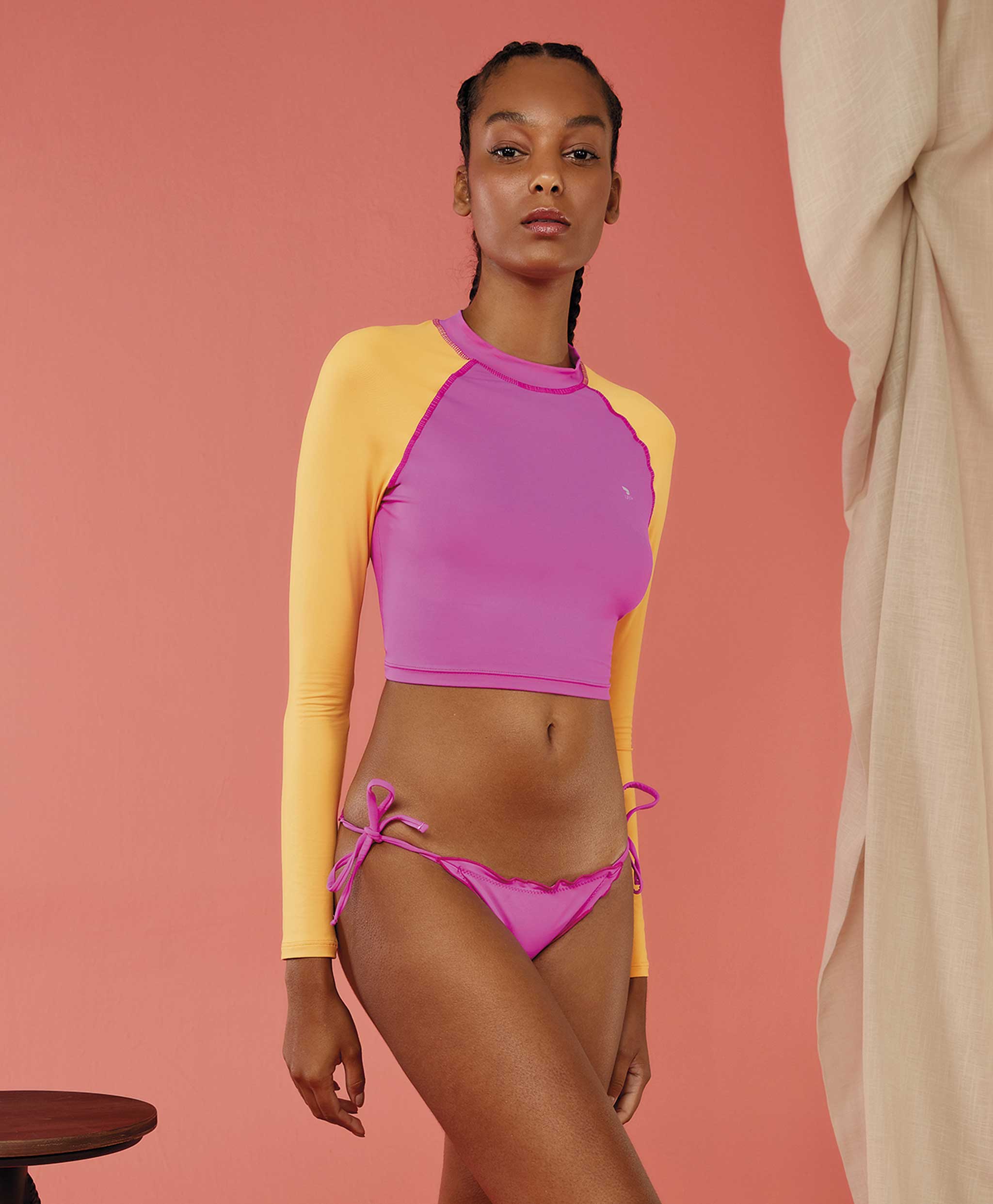 CROPPED MANGA LONGA PROTECAO UV